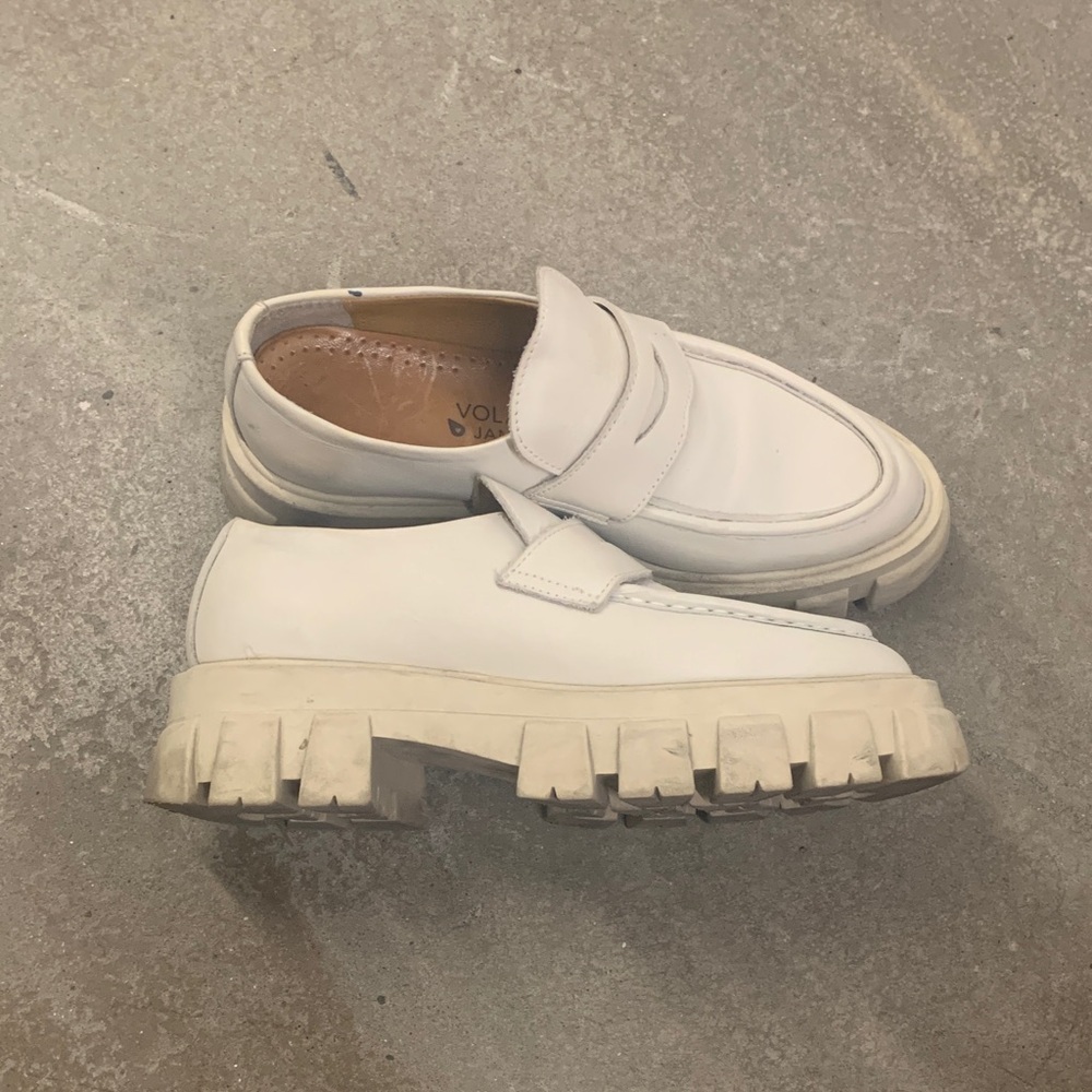 Volant James genuine leather lug Chunky White Loafers‎